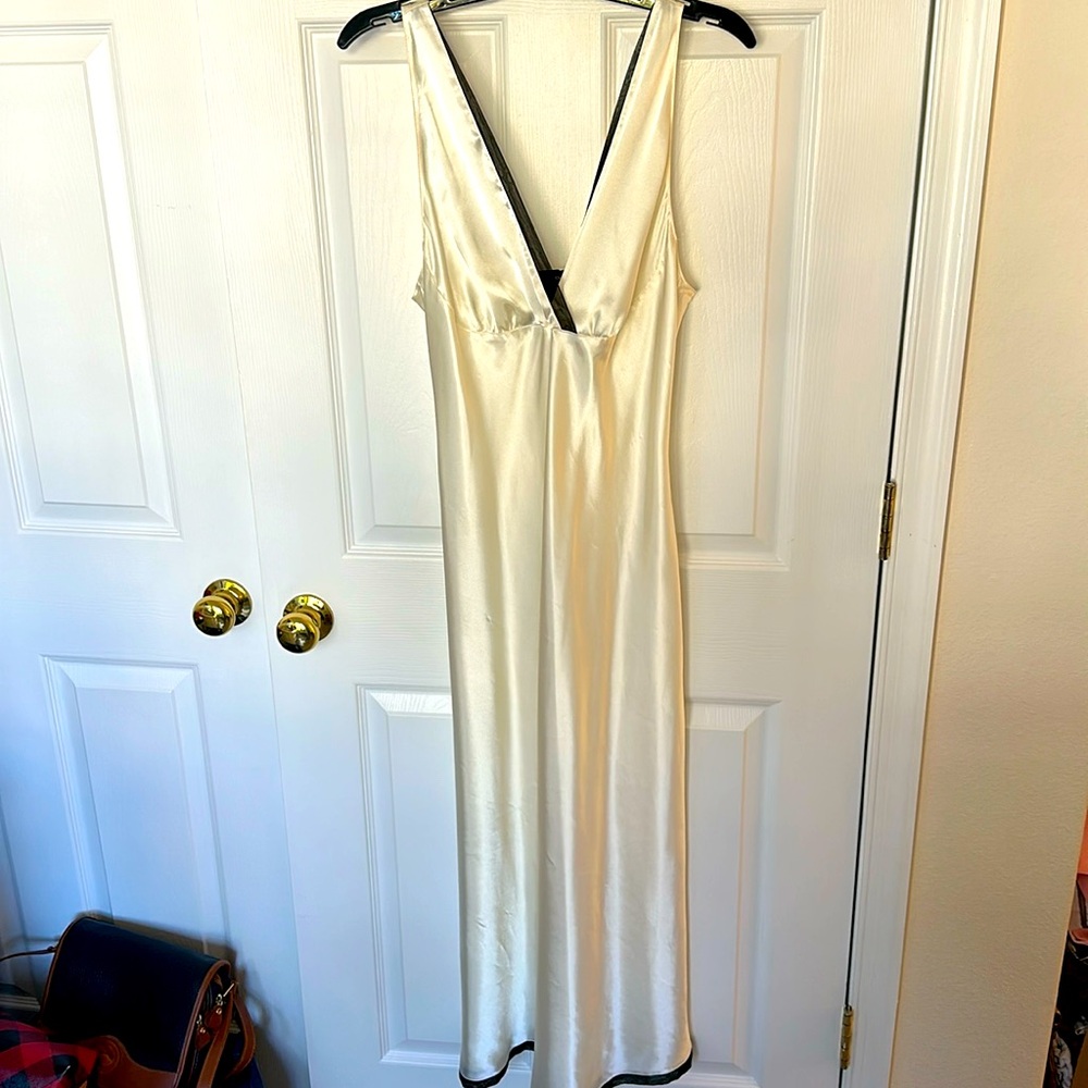 Jones New York vintage 90’s nightgown